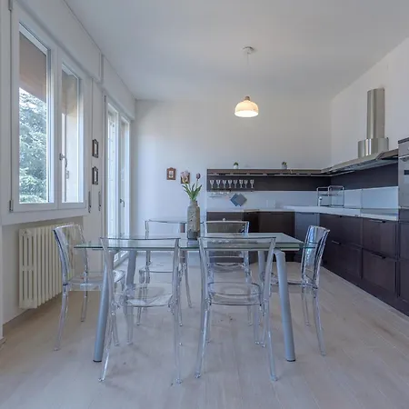 Spacious X5 With Two Balconies! Bologna