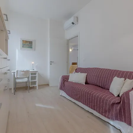 Spacious X5 With Two Balconies! Bologna