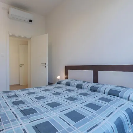 Apartment Spacious X5 With Two Balconies! *