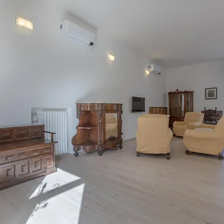 Spacious X5 With Two Balconies! * Bologna